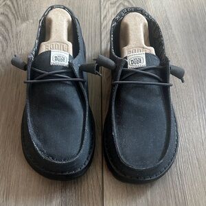Hey Dude Woman’s Black Wendy Size 7 NEW